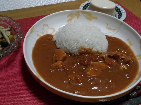 市販のルーでトマトチキンカレー